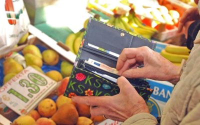 Sale la fiducia dei consumatori, giù quella delle imprese