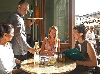 Le aziende cercano giovani: ma uno su quattro rifiuta il posto di lavoro